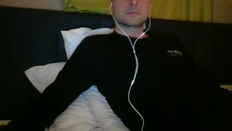 Snapshot of andreyandrey80 chatting on March 9, 2025, 8:31 pm andreyandrey80 online show from March 9, 2025, 8:31 pm