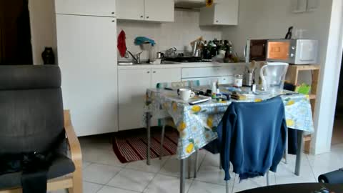 Snapshot of androx77 chatting on December 15, 2025, 11:14 am androx77 online show from December 15, 2025, 11:14 am