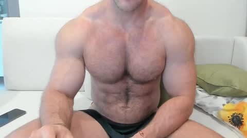 Snapshot of andry_dick chatting on December 17, 2025, 5:35 am Andry online show from December 17, 2025, 5:35 am