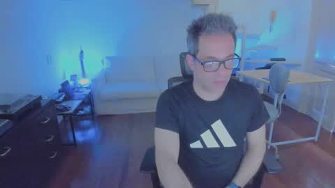 Snapshot of andy0pandi chatting on November 12, 2025, 3:01 pm Andrew online show from November 12, 2025, 3:01 pm