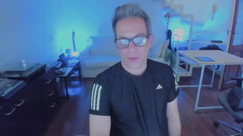 Snapshot of andy0pandi chatting on November 13, 2025, 9:36 pm Andrew online show from November 13, 2025, 9:36 pm