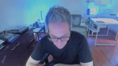 Snapshot of andy0pandi chatting on November 18, 2025, 6:45 pm Andrew online show from November 18, 2025, 6:45 pm