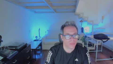 Snapshot of andy0pandi chatting on November 27, 2025, 6:32 pm Andrew online show from November 27, 2025, 6:32 pm