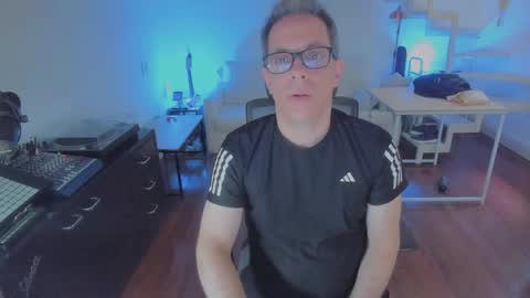 Snapshot of andy0pandi chatting on November 28, 2025, 7:38 pm Andrew online show from November 28, 2025, 7:38 pm