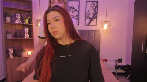 Snapshot of andy_and_emma chatting on December 25, 2024, 12:15 pm andy_and_emma online show from December 25, 2024, 12:15 pm