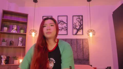 Snapshot of andy_and_emma chatting on January 1, 2025, 3:14 pm andy_and_emma online show from January 1, 2025, 3:14 pm