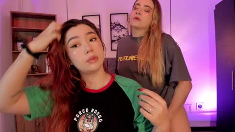 Snapshot of andy_and_emma chatting on January 8, 2025, 12:37 pm andy_and_emma online show from January 8, 2025, 12:37 pm