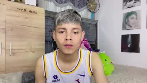 Andy online show from November 19, 2025, 4:18 pm