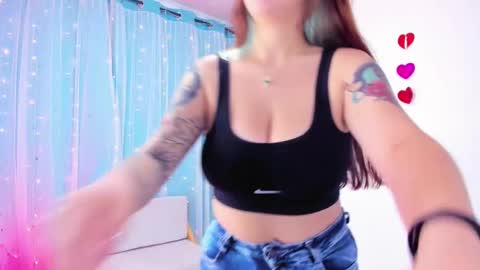 Snapshot of andy_bluee chatting on February 14, 2025, 10:28 am Andy bluee online show from February 14, 2025, 10:28 am