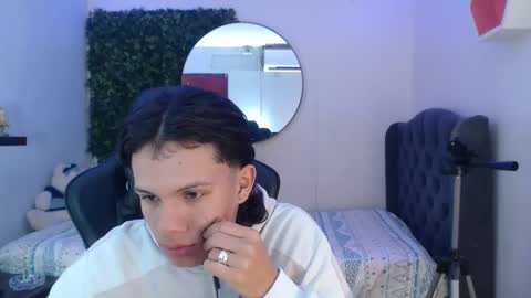 andy_dan1 online show from January 13, 2025, 1:06 pm