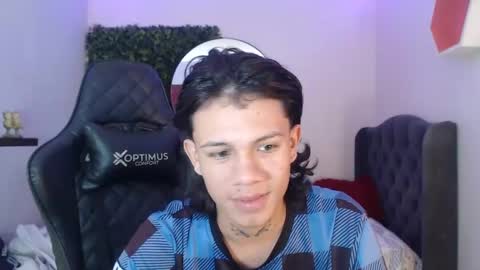 andy_dan1 online show from January 15, 2025, 1:31 pm