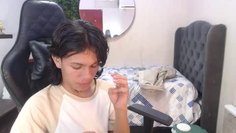 andy_dan1 online show from February 4, 2025, 5:55 pm