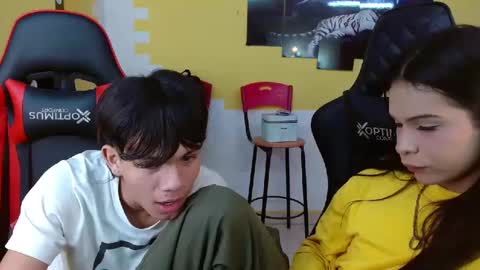 andy_dan1 online show from February 28, 2025, 2:42 pm