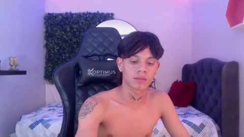 andy_dan1 online show from March 1, 2025, 8:10 pm