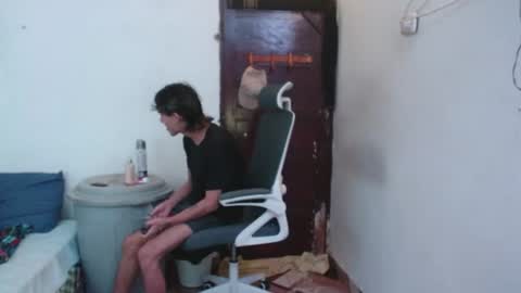 Snapshot of andy_dan1 chatting on June 15, 2026, 7:10 am andy_dan1 online show from June 15, 2026, 7:10 am