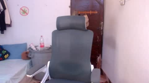Snapshot of andy_dan1 chatting on July 13, 2026, 7:00 am andy_dan1 online show from July 13, 2026, 7:00 am