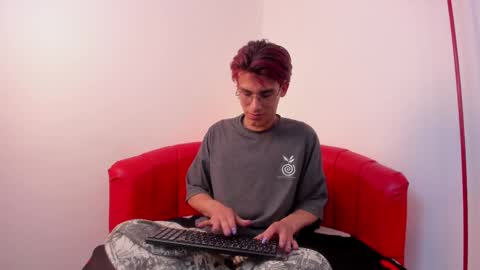 Snapshot of andy_dluxe chatting on May 11, 2026, 12:00 pm andy_dluxe online show from May 11, 2026, 12:00 pm