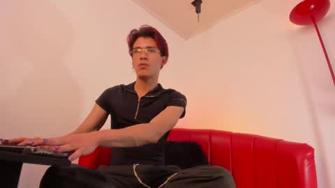 Snapshot of andy_dluxe chatting on May 12, 2026, 11:51 am andy_dluxe online show from May 12, 2026, 11:51 am