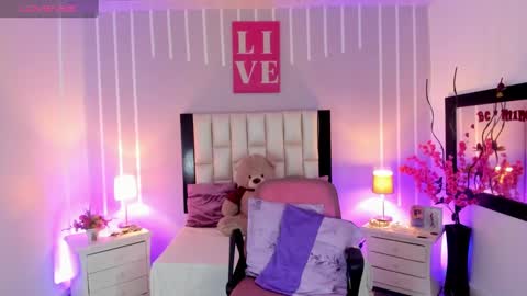 Andrea online show from November 6, 2025, 1:23 pm