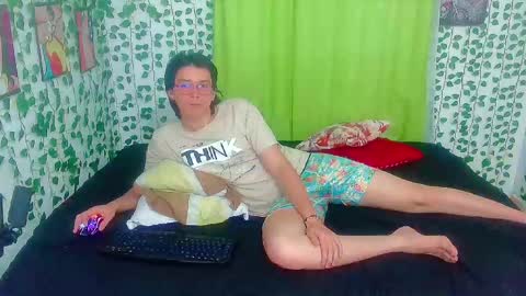 Snapshot of andy_gray01 chatting on May 8, 2026, 12:54 pm Andy Gray online show from May 8, 2026, 12:54 pm