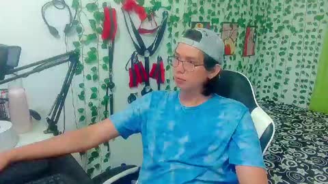 Snapshot of andy_gray01 chatting on May 17, 2026, 1:07 pm Andy Gray online show from May 17, 2026, 1:07 pm