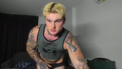 Snapshot of andy_hunk chatting on January 8, 2025, 2:03 am Andrew online show from January 8, 2025, 2:03 am