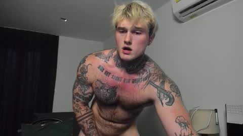 Snapshot of andy_hunk chatting on September 22, 2025, 2:46 am Andrew online show from September 22, 2025, 2:46 am