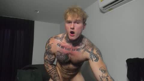 Snapshot of andy_hunk chatting on October 29, 2025, 2:14 am Andrew online show from October 29, 2025, 2:14 am