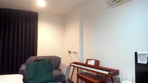 Snapshot of andy_hunk chatting on November 6, 2025, 2:56 am Andrew online show from November 6, 2025, 2:56 am