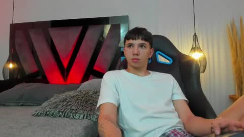 Snapshot of andy_miller5 chatting on May 8, 2026, 10:59 pm ANDY online show from May 8, 2026, 10:59 pm