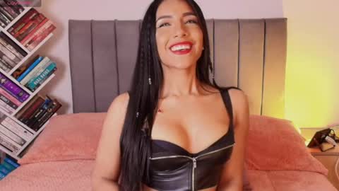 andy_saenz13 online show from May 13, 2026, 11:11 pm