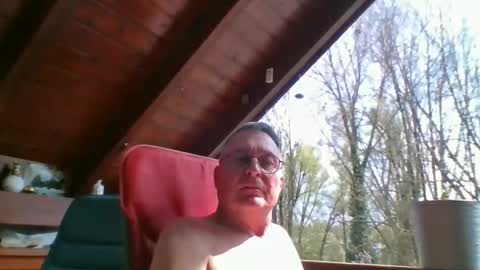 Snapshot of andybayern chatting on April 18, 2026, 11:25 am andybayern online show from April 18, 2026, 11:25 am