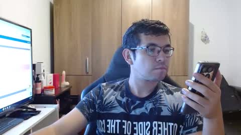 Snapshot of andyisasexmirrage chatting on December 14, 2025, 12:38 am Andres online show from December 14, 2025, 12:38 am