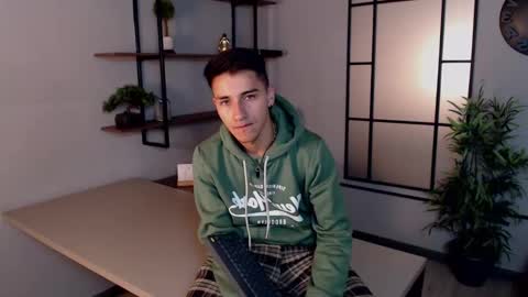 Snapshot of andyjoy_ chatting on February 5, 2025, 10:51 am Andy Joy online show from February 5, 2025, 10:51 am