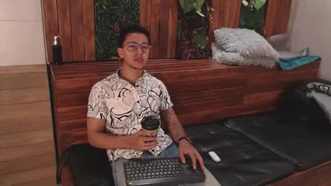 Snapshot of andyjoy_ chatting on November 10, 2025, 11:42 am Andy Joy online show from November 10, 2025, 11:42 am