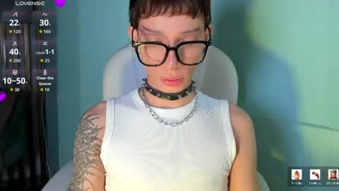 Snapshot of andywiills chatting on June 17, 2026, 10:10 pm Andy online show from June 17, 2026, 10:10 pm