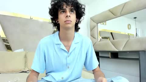 andyxibrat online show from November 22, 2025, 7:24 pm