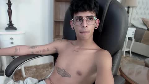 andyxibrat online show from April 22, 2026, 7:37 pm