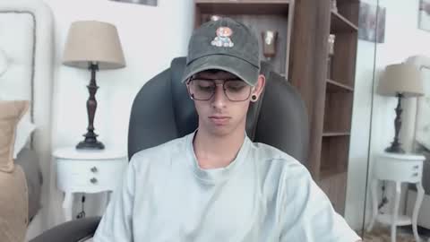 andyxibrat online show from April 23, 2026, 7:27 pm