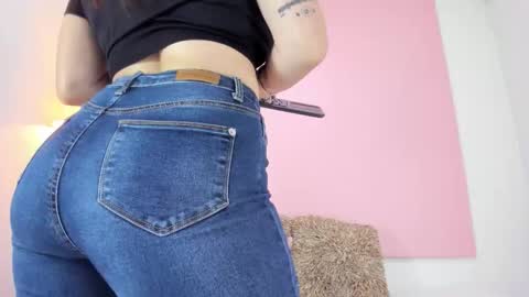 Snapshot of andyylove_jk chatting on December 2, 2025, 12:54 pm Andy online show from December 2, 2025, 12:54 pm