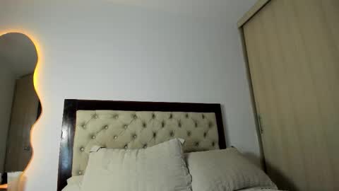 Snapshot of aneko_morii chatting on March 20, 2026, 5:12 am online show from March 20, 2026, 5:12 am