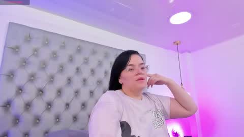 anette_cooper online show from April 28, 2026, 3:44 am