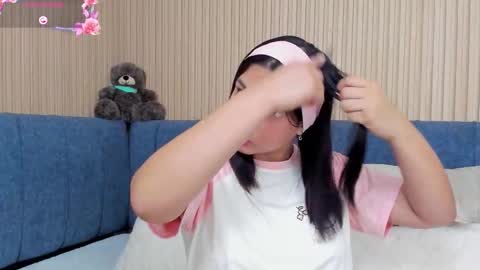 Snapshot of angel__ponce chatting on November 13, 2025, 7:24 pm angel__ponce online show from November 13, 2025, 7:24 pm