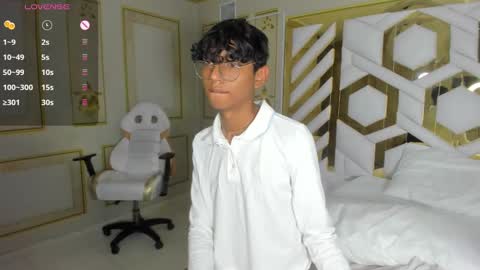 Snapshot of angel__sweet18 chatting on January 27, 2025, 4:22 pm online show from January 27, 2025, 4:22 pm