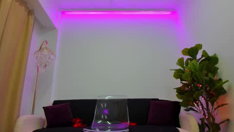 angel__vibe online show from December 4, 2025, 8:50 pm