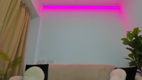 angel__vibe online show from May 4, 2026, 7:54 pm