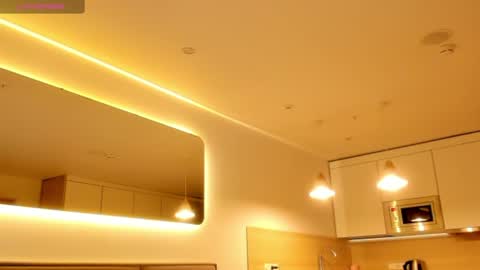 angel_andreww online show from December 9, 2024, 3:22 pm