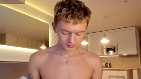 angel_andreww online show from January 23, 2025, 1:24 pm