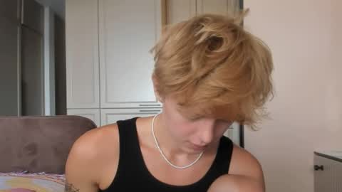 Snapshot of angel_andreww chatting on June 2, 2026, 9:55 am angel_andreww online show from June 2, 2026, 9:55 am