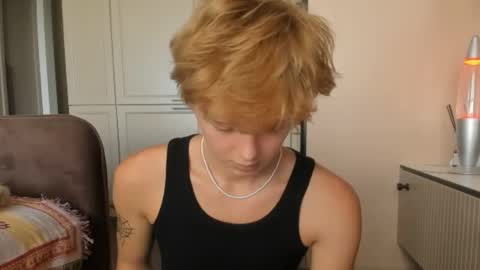 Snapshot of angel_andreww chatting on June 3, 2026, 10:07 am angel_andreww online show from June 3, 2026, 10:07 am
